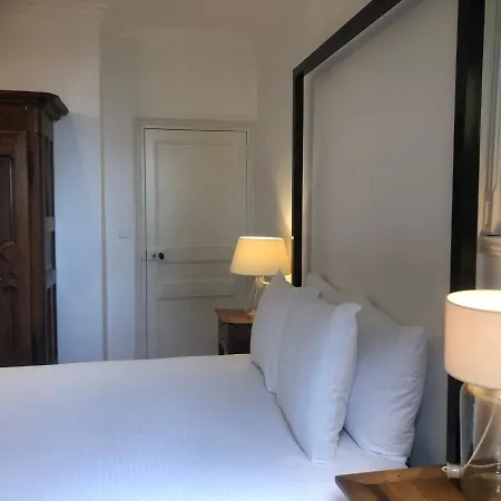 Bed & Breakfast Petite Nice: Retreat With Year-round Heated Pool *